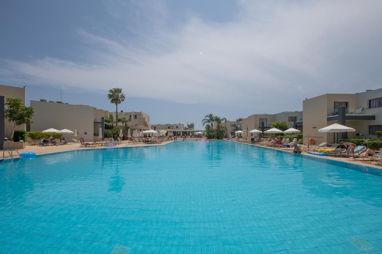 Electra Holiday Village Water Park Resort Aya Napa Dış mekan fotoğraf